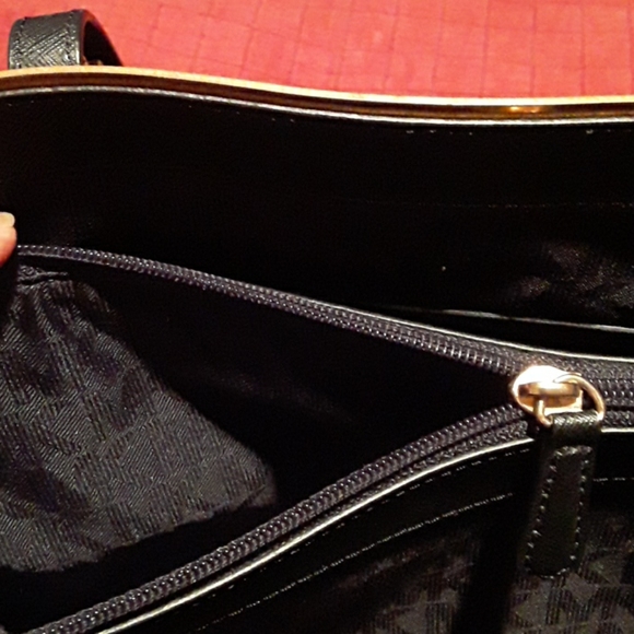 AUTHENTIC MICHAEL KORS BUNDLE - Picture 10 of 11